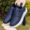 Zapatos casuales de cuero para hombre talla grande 48 para otoño e invierno con cierre de velcro, resistentes a la suciedad, para exportación y AliExpress, zapatos deportivos cómodos y ligeros para hombre