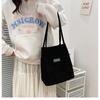 2024 Nova Bolsa de Veludo Cotelê Bolsa de Pano Estilo Coreano Bolsa de Moda para Viajantes Bolsa Feminina Bolsa de Lona de Grande Capacidade Bolsa de Ombro