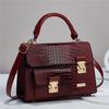 Bolsa pequeña cuadrada para mujer, bolso cruzado para mujer, bolso de hombro de nicho de alta gama, bolso mensajero de venta caliente transfronteriza, fábrica de bolsos para mujer