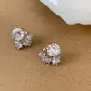 Pendientes Plateados con Incrustaciones Geométricas de Zircón, Aguja de Plata, Moda Tendencia, Lujo Ligero, Nicho, Diseño de Alta Gama, Joyería Versátil para Mujer