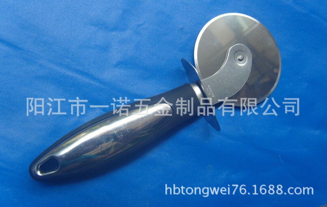 比萨刀DSC01426L总长21CM.柄长13.6CM,直径