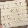Charme Delicado e Feminino~ Brincos de Flor com Zircônia e Pérola, Brincos de Luxo Leve e de Alta Qualidade, Doces e Delicados, Brincos Versáteis para Mulheres