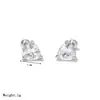 Brincos Triangulares com Zircônia Estilo Europeu e Americano para Mulheres, Brincos de Piercing Simples e Versáteis em Aço Titânio