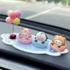 Adornos Creativos Lindos de Animales con Cabeza que se Mueve para Coche Dibujos Animados Lindos Mascotas Accesorios de Interior para Coche Adornos Decorativos para la Consola Central del Coche Femenino