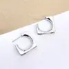 Brincos Stud Geométricos Minimalistas Transfronteiriços com uma Vibe Metálica Moderna, Design de Nicho, Brincos Irregulares Elegantes e Luxuosos para Mulheres