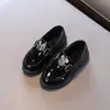 Sapatos de couro infantis para primavera e outono, sapatos novos para meninos pequenos, sapatos de performance para alunos do ensino fundamental, sapatos sociais estilo britânico para meninos