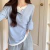 Camisa de dos piezas de manga larga con forro polar falso de color azul leche para mujer, ropa interior de otoño e invierno, camiseta elegante con botones y efecto adelgazante cepillado