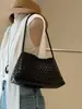Bolsa tecida simples, moderna, minimalista, texturizada, versátil, inspirada no estilo coreano e japonês, bolsa de ombro, bolsa de axila, bolsa baguette, bolsa de mão