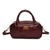 Bolsa de Bowling de Mano para Mujer 2024 Otoño e Invierno Nueva Bolsa Cuadrada Pequeña de Gama Alta Gran Capacidad para Viajar al Trabajo Bolso de Hombro Cruzado
