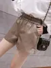 Shorts femininos casuais e da moda para outono e inverno de 2025, novos shorts de couro PU de cintura alta, perna larga solta, afunilados, linha A, para uso ao ar livre