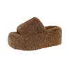 Pantuflas peludas de moda con suela ultra gruesa para mujer, nuevo modelo 2026, que aumentan la altura, versátiles, sensación de alta gama, pantuflas de algodón para interior del hogar