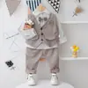Ropa Infantil Nueva de Primavera y Otoño Transfronteriza Elegante Chaleco Traje Conjunto de Tres Piezas Manga Larga Patrón Príncipe de Gales Atuendo para Bebé Niño