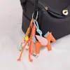 Pingente para Bolsa de Cachorro Dachshund Amarelo Estilo Ins Transfronteiriço, Cordão para Celular, Chaveiro de Carro, Pingente de Cavalo Voador Pequeno, Atacado de Fábrica