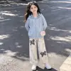 Conjunto Nuevo de Primavera y Otoño para Niñas 2026: Conjunto de Chaqueta Larga con Capucha y Cremallera con Pantalones Casuales de Diseño Vintage