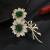Broche de flor de esmeralda de alta qualidade, óleo fosco, pin retrô de nicho, corsage de temperamento luxuoso