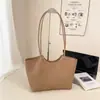 Bolso Vintage para Mujer para Viajes Transfronterizos, Nuevo Bolso de Hombro Tejido de Moda Otoño 2026, Bolso Tote de Mano de Gran Capacidad