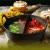 Hot Pot de Carne Famoso na Internet com Fogareiro Cerâmico Único em Formato de Pé e Louças Cerâmicas em Estilo Rústico para Preparação do Hot Pot