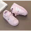 Zapatillas Deportivas de Tabla para Niños 2026 Otoño/Invierno Nueva Moda Niños Medianos y Grandes Suela Suave Versátiles Cómodas para Uso en Exteriores Duraderas Zapatos Casuales