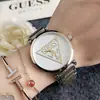Nuevo reloj de mujer con correa de acero y temperamento, moderno y sencillo, estilo Joker, informal, de cuarzo, para una generación de mujeres.