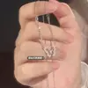 Colar Borboleta Gota d'Água Gelada para Mulheres, Elegante e Luxuoso, Design Único, Presente para Melhores Amigas e Colegas de Classe, Corrente para Clavícula