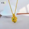 Tienda de Oro Mismo Estilo Arena Dorada Tallado Antiguo Tres Caras Buda Colgante Alta Retención de Color Esmalte Sólido Loto Buda Colgante Venta al por Mayor