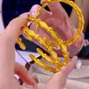 Tienda de Oro Mismo Estilo Arena Dorada Flor de Iris Sólida Pulsera Abierta para Mujer, Pulsera de Lujo Ligero Exquisita de Moda Retro de Gama Alta