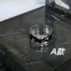 Anillo Negro Dulce y Fresco con Pedrería para Hombres y Mujeres, Anillos de Pareja de Lujo de Alta Gama Estilo Ins, Anillo para Dedo Índice de Diseño de Nicho