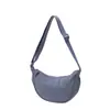 Bolso de un solo hombro para mujer ligero versátil deportivo casual bolsa tipo dumpling estilo artístico gran capacidad color sólido bolso de mano simple