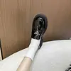 Mocassins de Bico Redondo com Plush Interno, Couro Genuíno, Logo Triangular, Plataforma, Solado Grosso para Mulheres, Sapatos Pequenos de Couro