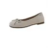 Sapatos Femininos Suaves de Solado Macio Estilo Chanel em Prata, Estilo Brisa Noturna, Sapatilhas Borboleta Retro Francesas para Primavera e Verão, Sapatos Sapatilha