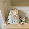 Mochila pequena com design de aba e cordão para estudantes universitárias, leve para passeios e viagens, pequena mochila para o dia a dia escolar