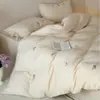 Juego de ropa de cama de algodón 100% con bordado floral fresco, apto para la piel, para camas individuales y dobles, hecho de algodón lavado, juego de textiles para el hogar de tres o cuatro piezas