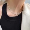 Collar de plata rota con dos perlas irregulares, estilo retro, exagerado, de nicho, de alta calidad, con diseño único y colgante.