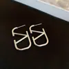 Pendientes Florales Geométricos con Tachuelas de Diamante Aguja Plateada, Pendientes Versátiles de Tendencia de Nicho Únicos y de Moda, Pendientes de Lujo Ligero de Gama Alta para Mujer