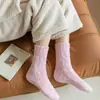 Meias de Veludo Coral Novas Transfronteiriças Masculinas de Cano Médio Outono e Inverno Quentes para Chão Antiderrapantes Forradas com Lã Espessadas Meias de Dormir