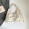 Bolsa Shuai Mi Jia Cielo Estrellado con Remaches 2026 Nueva Tendencia Estilo Motociclista Bolsa de Mano Bolso de Hombro Grande de Moda