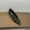 Zapatos de Tacón Bajo Cómodos de Estilo Retro para la Noche, de Gama Alta con Estampado de Leopardo y Punta Fina para Mujer, Nuevo Estilo 2026, Zapatos para el Trabajo y Ropa de Trabajo