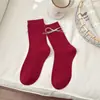 Calcetines Rojos de Angora para Mujer Otoño Hechos a Mano Etiqueta de Cuero Calcetines Apilables con Lazo Ins Tendencia Artículos Europeos de Alta Gama Calcetines de Caña Media de Lujo Ligero