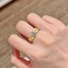 Anillo Redondo de Lujo Ligero Estilo Francés Retro con Diamantes Cepillados Tejidos y Tachonados, Anillo Versátil de Nicho Estilo Corte para Mujer, Exquisito y Único