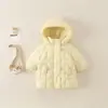 Abrigo de algodón de invierno grueso de longitud media, chaqueta de invierno para niños 2026, ropa cálida de color liso, con capucha, diseño simple para niños y niñas