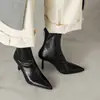 Botines Europeos de Estación Puntiagudos Elásticos Adelgazantes Invierno Nuevos Simples Marrones con Cremallera Trasera Modernos de Tacón Alto Fino para Tobillo Mujer