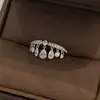Nuevo Anillo de Moda de Lujo Versátil Estilo Chino de Gama Alta con Mariposa Transparente como el Hielo y Diamantes Brillantes, Elegante Anillo de Personalidad Nicho Estilo Nacional de Lujo Ligero