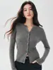 Elegante y ceñido cárdigan de punto 100% cachemira para mujer, con un suéter de cuello en V de canalé con hilo dorado y plateado, perfecto para llevar solo o como capa interior