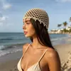 Sombrero de punto calado de moda para primavera y otoño para mujer, sombrero base de lana de ganchillo calado versátil hecho a mano para damas