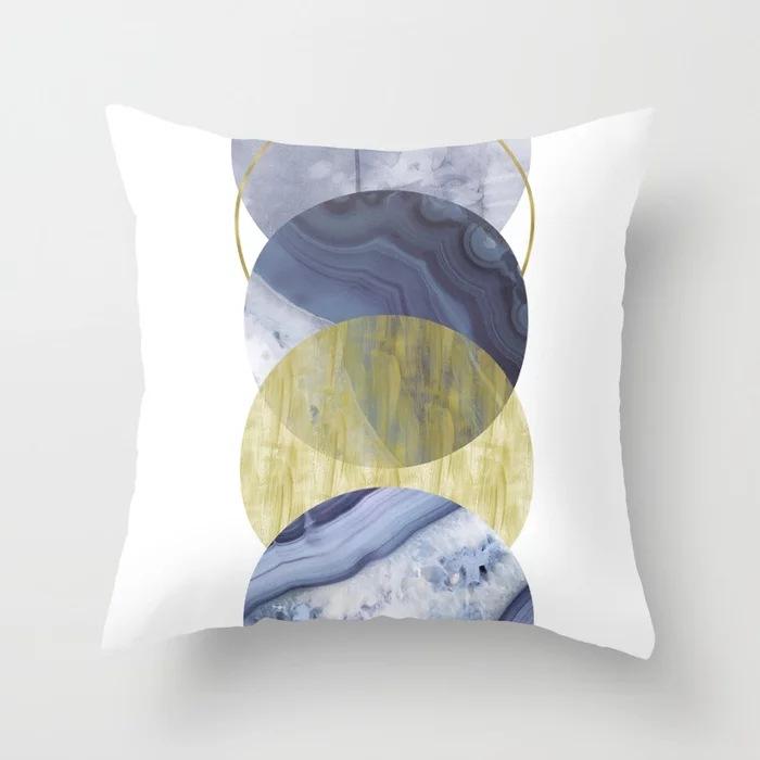 moonlight-2855651-pillows.webp