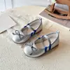 Zapatos de Moda Infantil Suela Blanda 2026 Otoño Nuevo Estilo Coreano Moño Zapatos de Princesa para Niñas Zapatos de Cuero Suela Blanda Venta al por Mayor