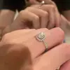 Super Flash 5A Anillo de Diamante Set para Mujer Anillo de Diamante Cuadrado Princesa Lujo Ligero Alta Textura Apertura Ajustable Suministro en Vivo