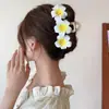 Presilha de cabelo Plumeria para mulheres, novo modelo 2026, elegante presilha de cabelo floral para a parte de trás da cabeça, acessório de cabelo plumeria para a praia, presilha de tubarão