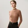 Suéter 100% cashmere puro para mulheres, com gola alta discreta, corte justo e design tricotado, perfeito como uma camada base quente para o outono e inverno. Disponível em cores sólidas, incluindo rosa