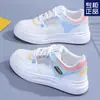 Zapatillas de mujer 2024 nuevas de primavera populares para estudiantes casuales deportivas zapatos de mujer planos zapatos blancos